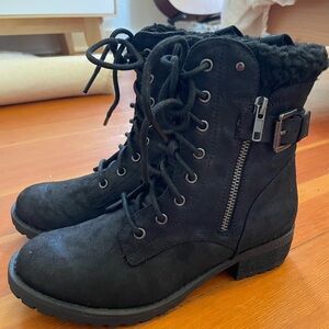 Sketchers combat boots